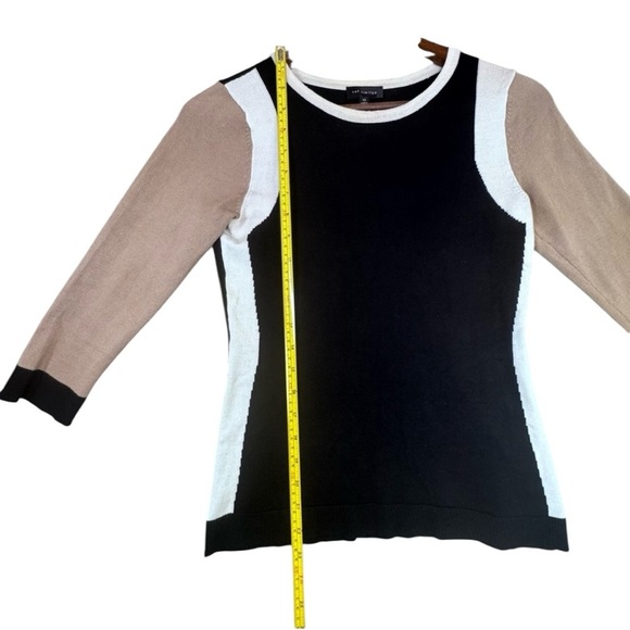 The Limited Black and Tan 3/4 Sleeve Crew Neck Sweater - Picture 10 of 13